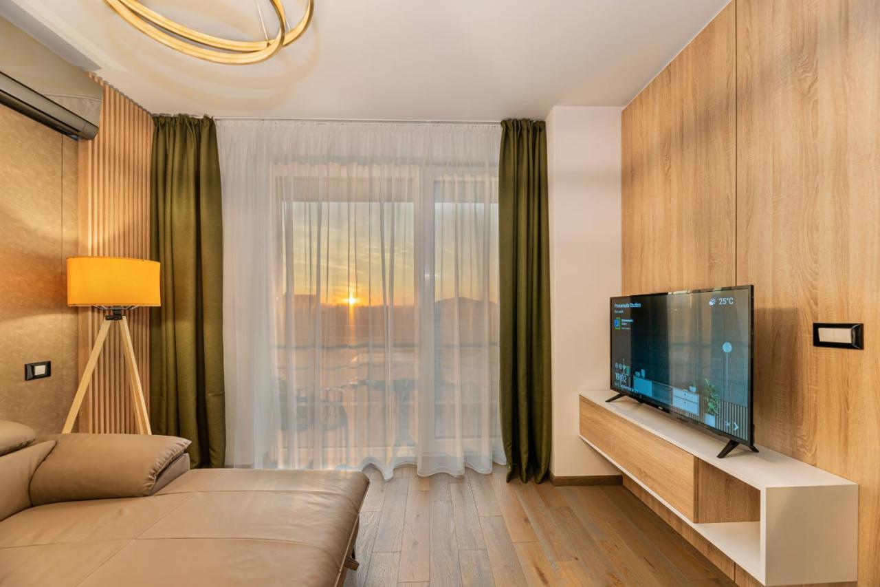 Promenada Studios Brasov Bagian luar foto