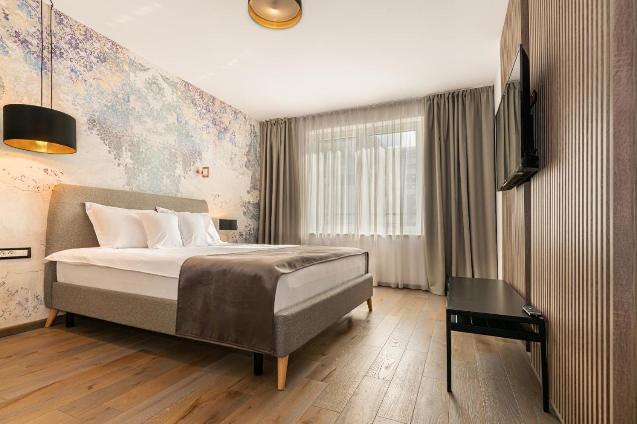 Promenada Studios Brasov Bagian luar foto